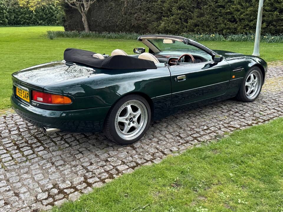 Image 16/44 of Aston Martin DB 7 Volante (1998)