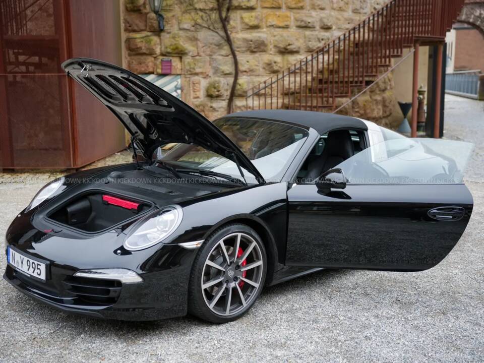 Bild 13/15 von Porsche 911 Carrera 4S (2015)