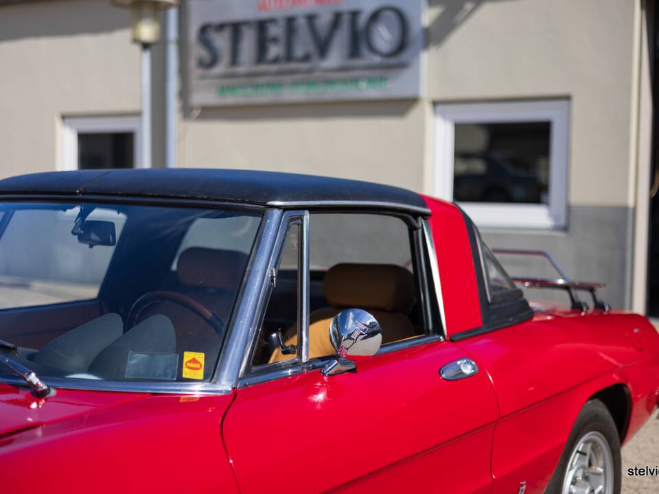 Afbeelding 35/42 van Alfa Romeo 2000 Spider Veloce (1980)