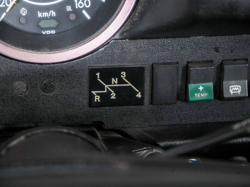 Bild 15/50 von Volkswagen Käfer 1303 LS (1974)