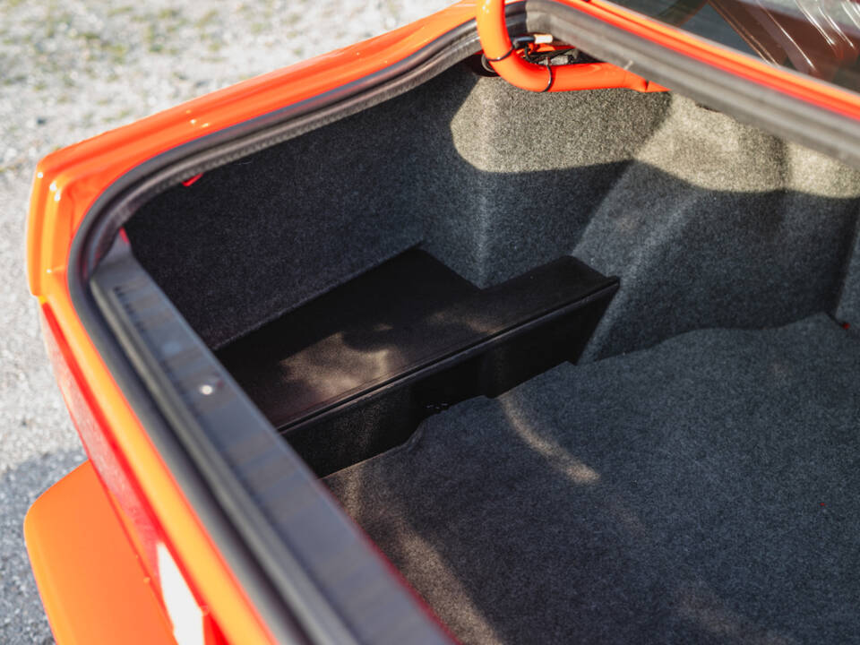 Image 38/50 of BMW M3 (1987)