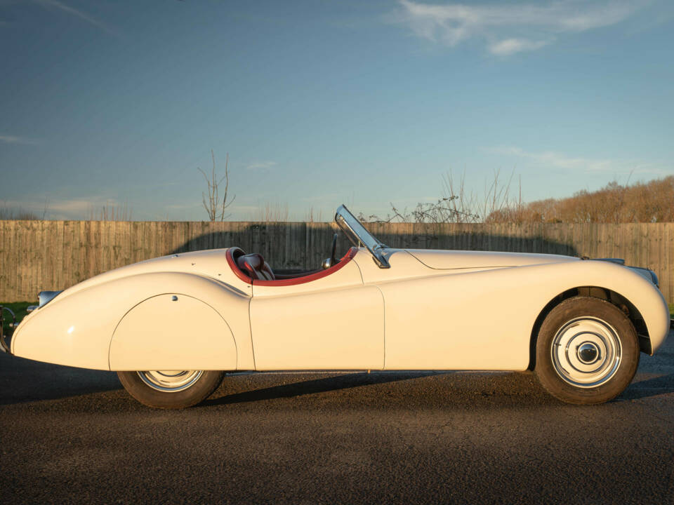 Imagen 3/39 de Jaguar XK 120 OTS (1951)