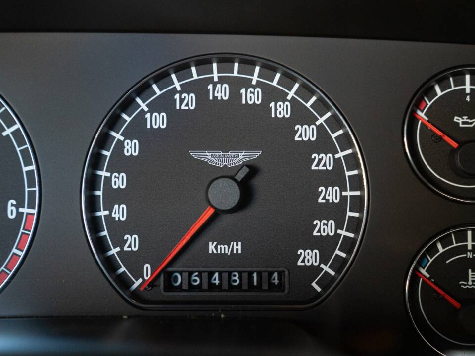 Bild 31/37 von Aston Martin DB 7 Volante (1998)