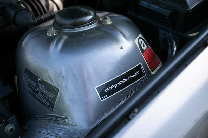 Image 41/50 of BMW 325i (1991)