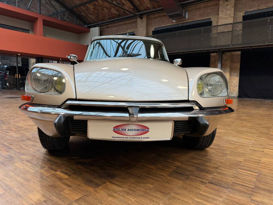 Bild 3/32 von Citroën DS 21 Pallas (1971)