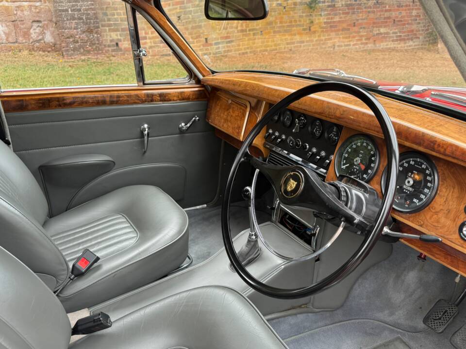 Image 29/36 of Jaguar Mk II 3.8 (1964)