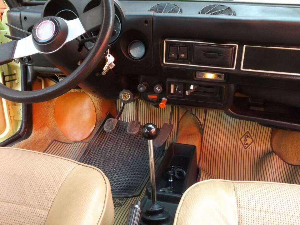 Image 20/50 of FIAT 128 Sport Coupe (1974)