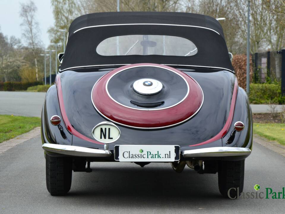 Bild 22/50 von BMW 327 (1949)