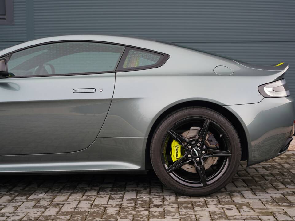 Bild 10/50 von Aston Martin V8 Vantage AMR (2018)