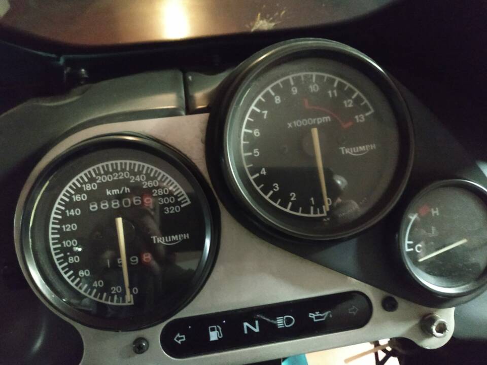 Image 13/20 of Triumph DUMMY (1993)