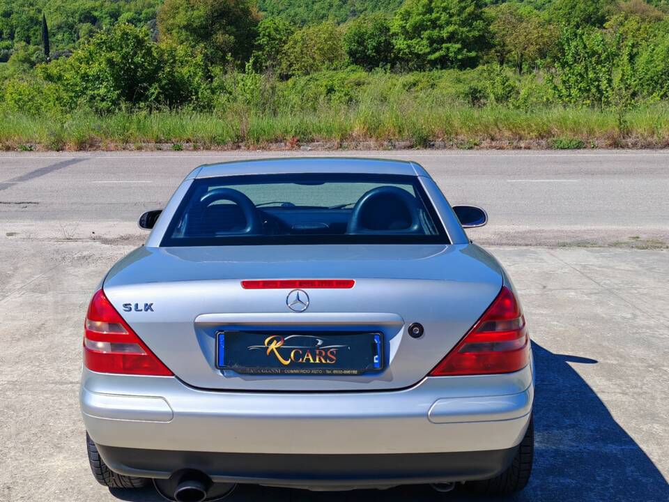 Bild 6/34 von Mercedes-Benz SLK 200 (1999)