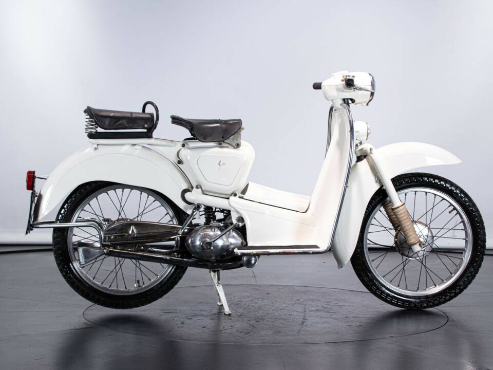 Immagine 2/17 di Aermacchi Zeffiro 125 (1956)