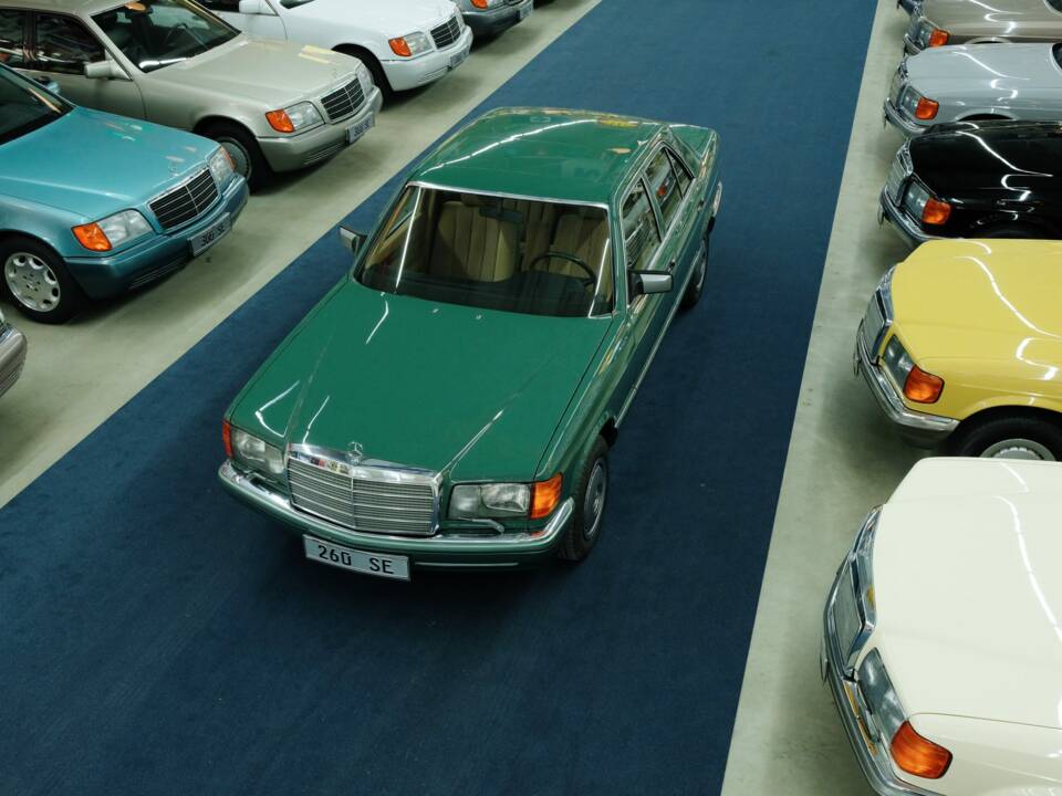 Bild 2/50 von Mercedes-Benz 260 SE (1990)