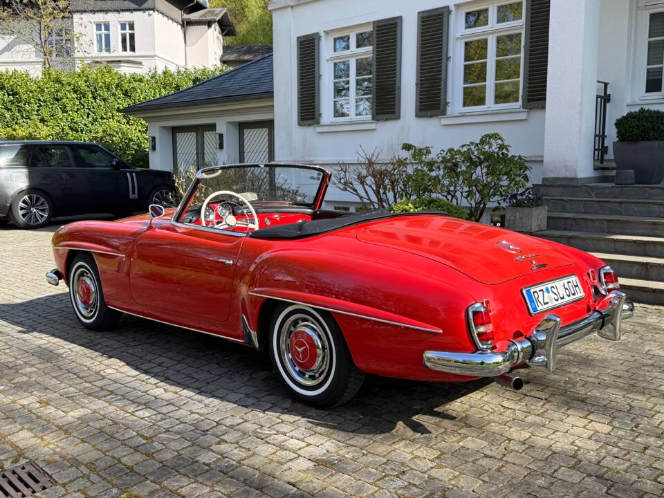 Image 2/9 of Mercedes-Benz 190 SL (1962)