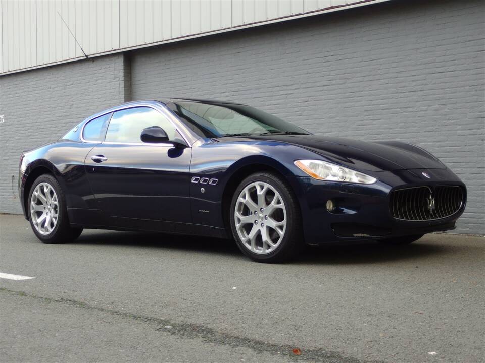 Image 1/99 of Maserati GranTurismo 4.2 (2008)