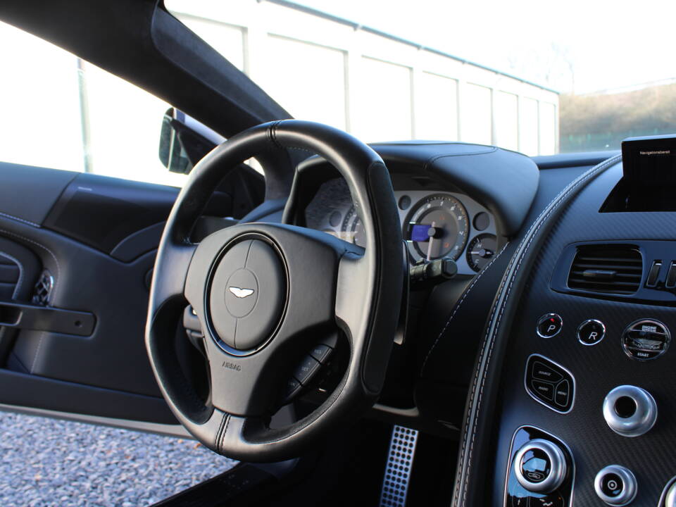Bild 25/47 von Aston Martin DB 9 GT &quot;Bond Edition&quot; (2015)