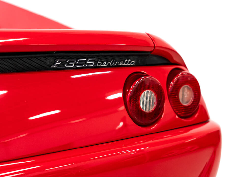 Image 21/55 of Ferrari F 355 Berlinetta (1994)