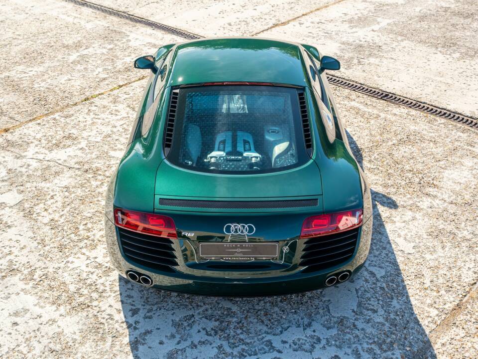 Image 5/33 of Audi R8 (2007)