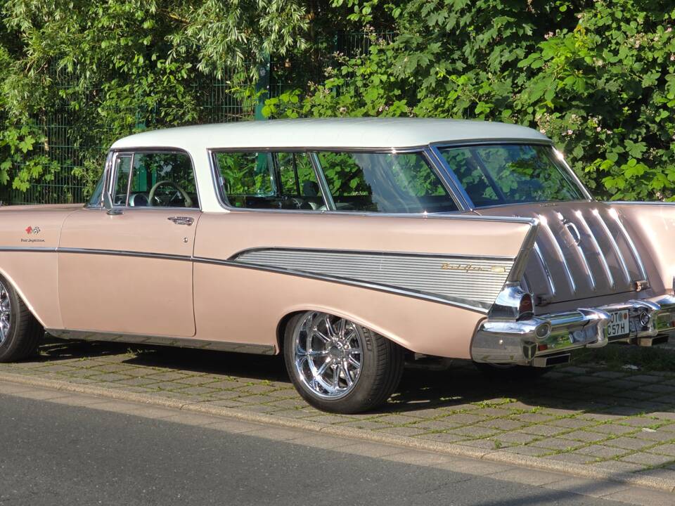 Image 3/47 of Chevrolet Bel Air Nomad (1957)