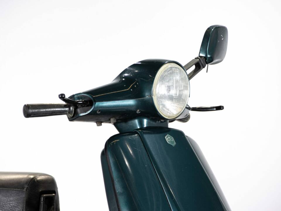 Bild 28/50 von Piaggio Vespa Cosa 150 (1990)