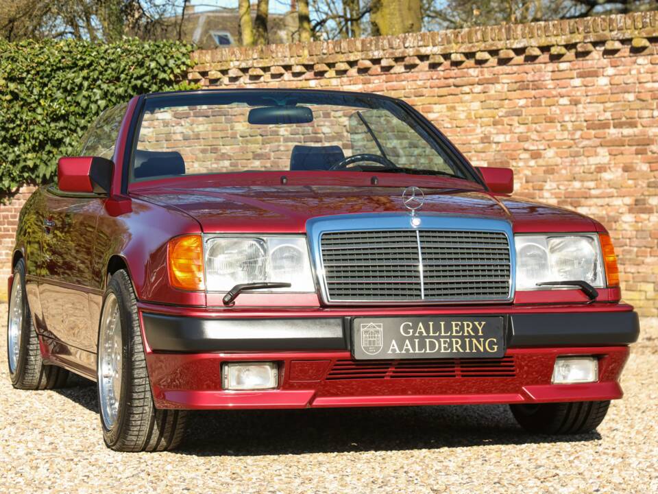 Immagine 45/50 di Mercedes-Benz 300 CE-24 3.4 AMG (1993)