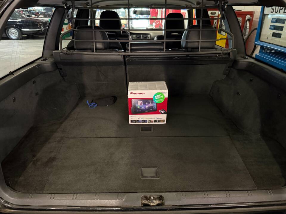 Image 17/17 of Volvo V 70 2.5T (1999)