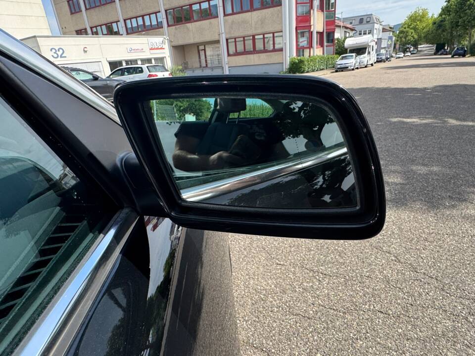Bild 36/99 von BMW 650i (2007)