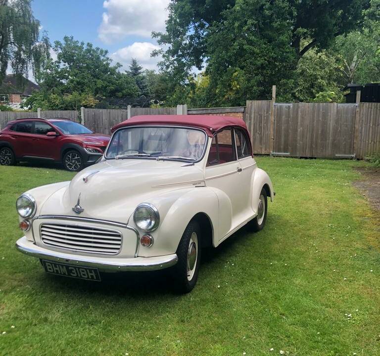 Image 7/11 of Morris Minor 1000 (1970)