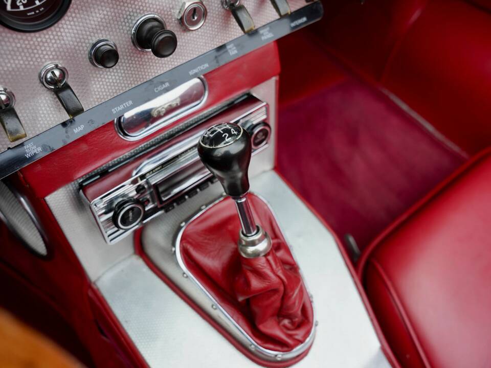 Immagine 48/50 di Jaguar E-Type 3.8 (1961)