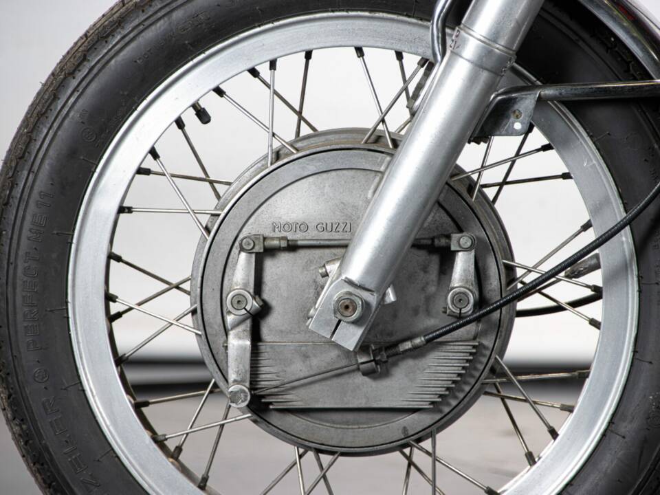 Imagen 12/50 de Moto Guzzi V7 Sport (1972)