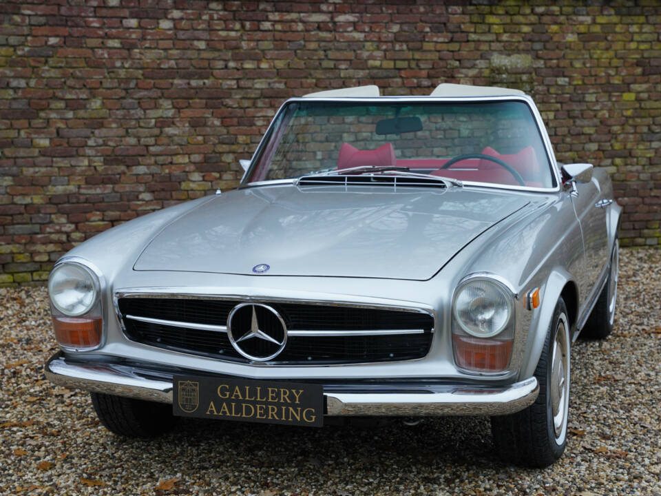 Image 41/50 of Mercedes-Benz 280 SL (1969)