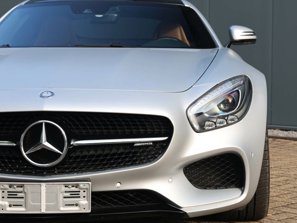 Image 22/56 of Mercedes-AMG GT-S (2017)