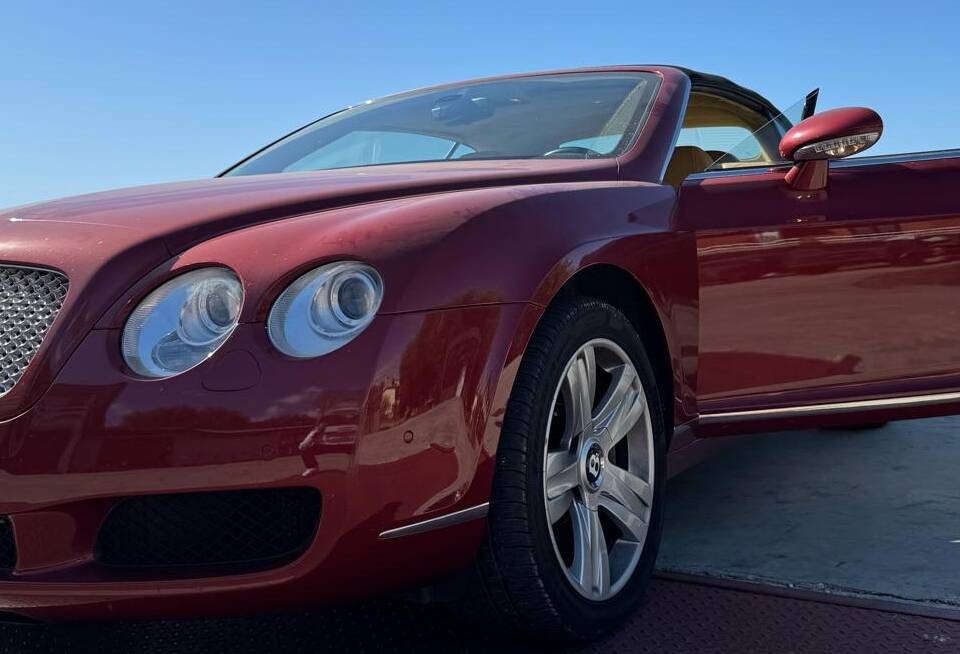 Image 4/8 of Bentley Continental GTC (2009)