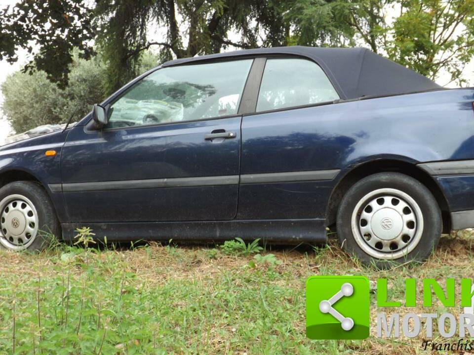 Imagen 8/10 de Volkswagen Golf III Cabrio 1.6 (1996)