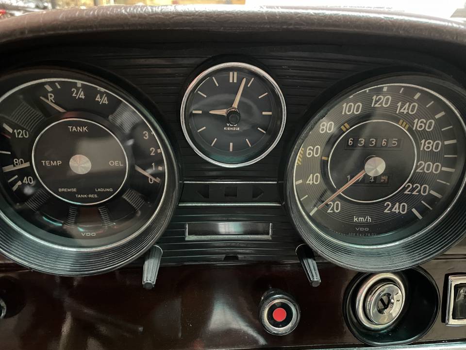 Image 33/50 of Mercedes-Benz 280 SE 4,5 (1972)