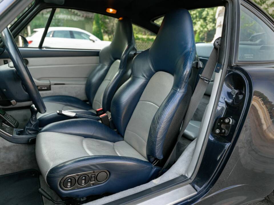 Bild 33/50 von Porsche 911 Turbo (1995)