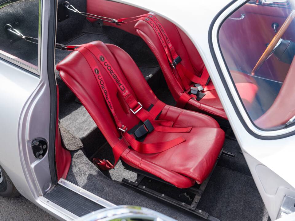 Immagine 24/42 di Porsche 356 C 1600 (1964)