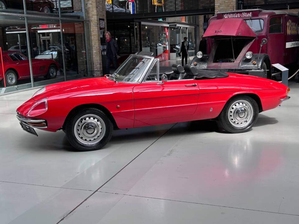 Immagine 9/30 di Alfa Romeo 1600 Spider Duetto (1966)