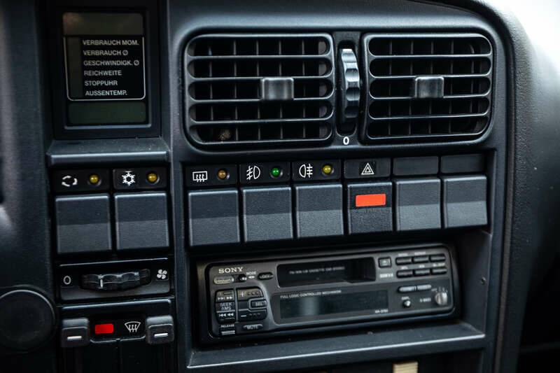 Afbeelding 21/38 van Opel Omega 3,0i 24V (1992)