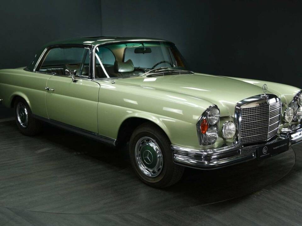 Image 8/30 of Mercedes-Benz 280 SE (1970)