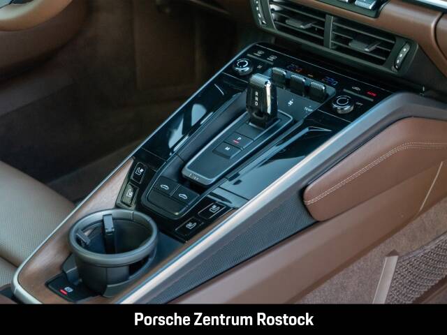 Obraz 20/32 pojazdu Porsche 911 Carrera 4S (1900)