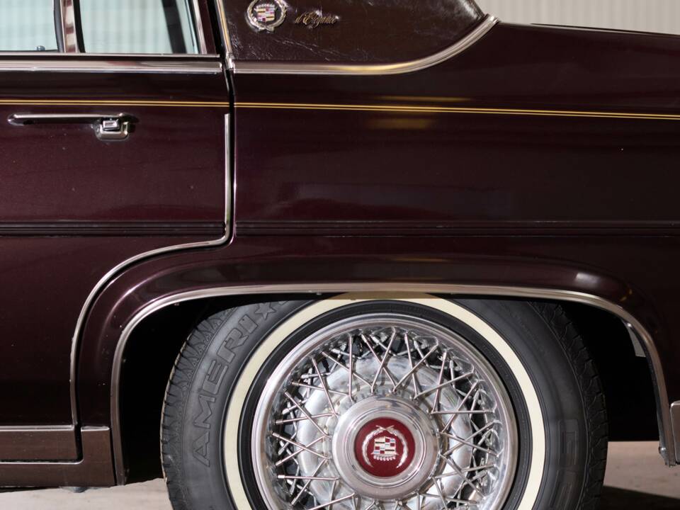Image 26/58 of Cadillac Brougham Elegance (1988)