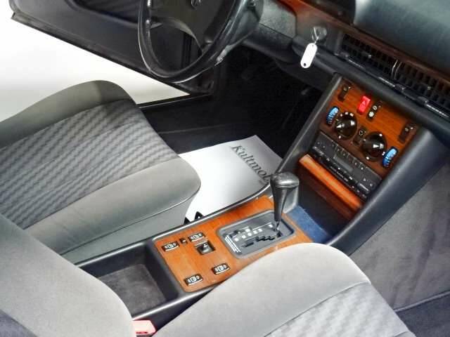 Bild 12/20 von Mercedes-Benz 300 SE (1990)