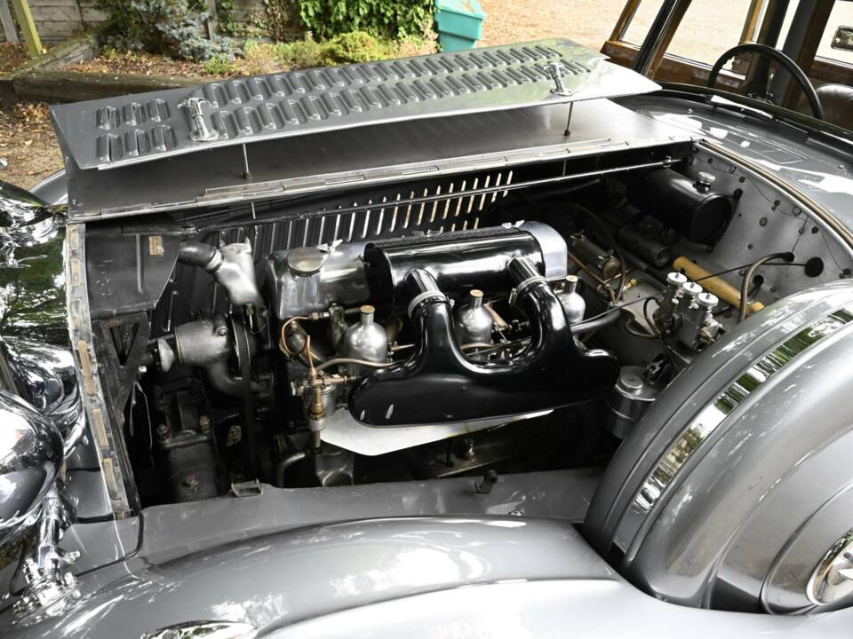 Image 36/50 of Alvis 4.3 Liter Saloon (1940)