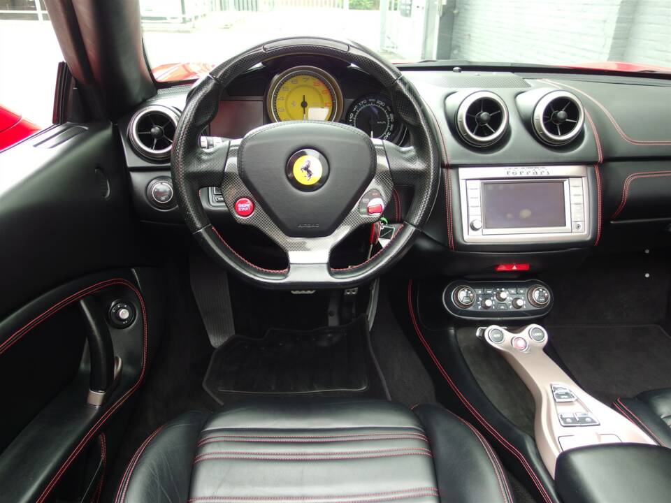 Immagine 53/98 di Ferrari California 30 (2013)