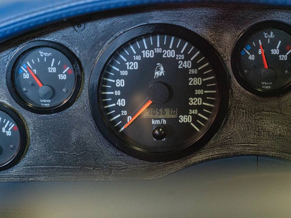 Image 29/36 of Lamborghini Diablo SV (1998)