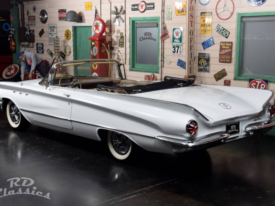 Image 4/47 of Buick Le Sabre Convertible (1960)
