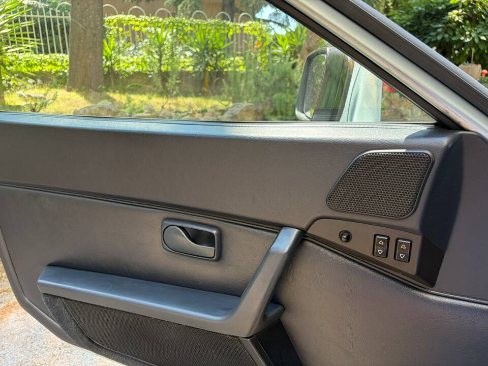 Image 66/98 of Porsche 944 Turbo S (1988)