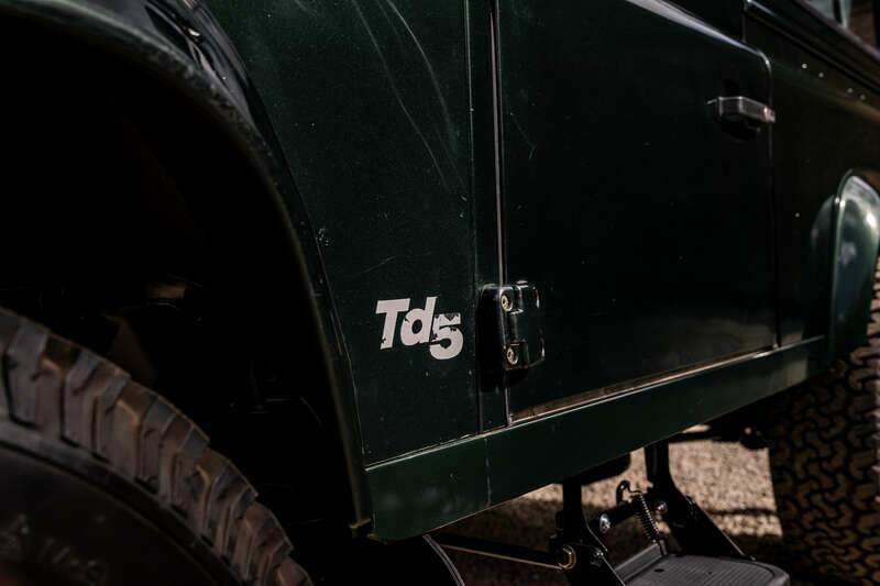 Image 28/50 de Land Rover Defender 90 Td5 (1999)