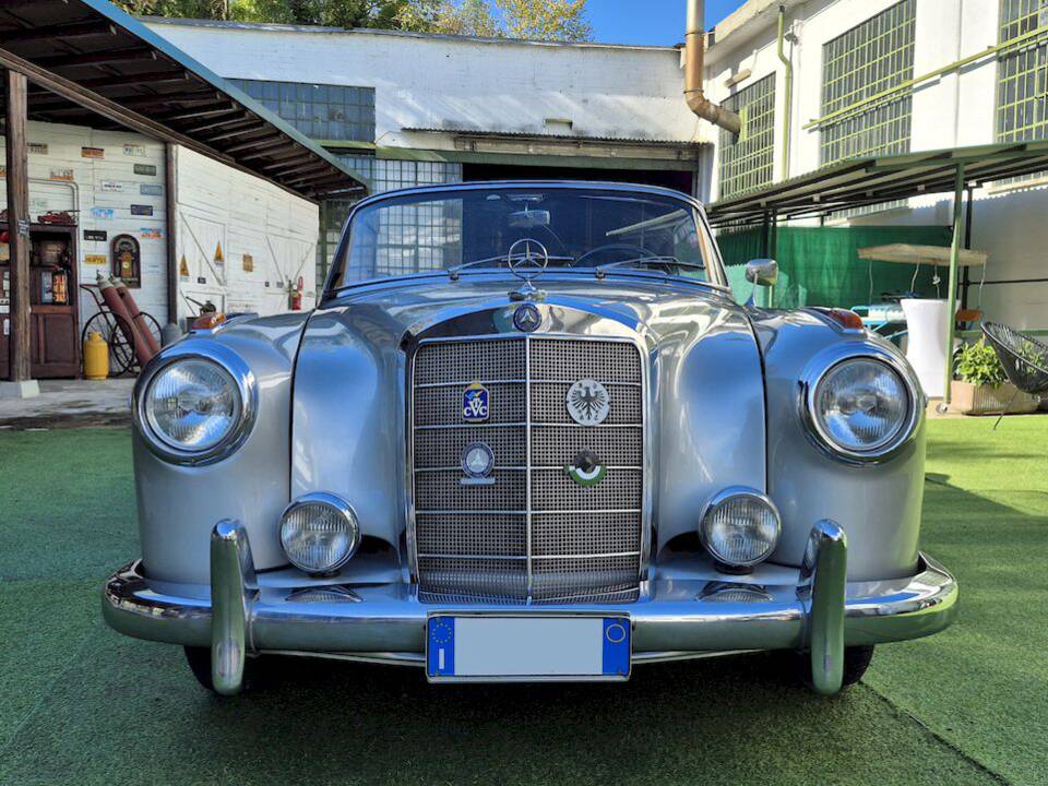 Image 6/61 de Mercedes-Benz 220 S Cabriolet (1957)